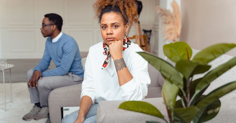 10 Signs You’re Scared of Commitment (Even If You Really Like Him)