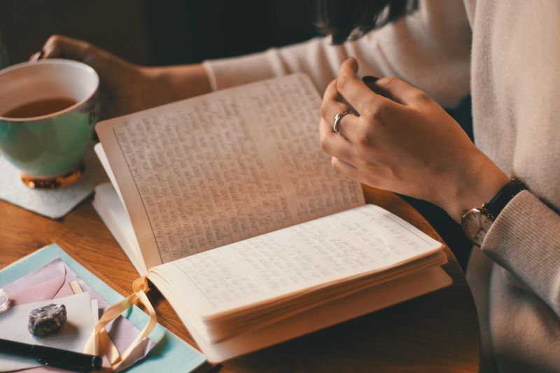 7 Tiny Everyday Habits That Will Help You Become More Self-Aware