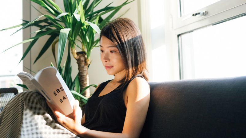 8 Ways Strong People Choose Solitude Over Disrespect