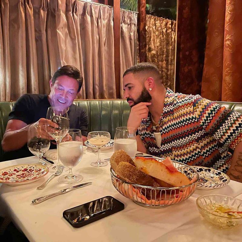 Renting out public spaces for privacy