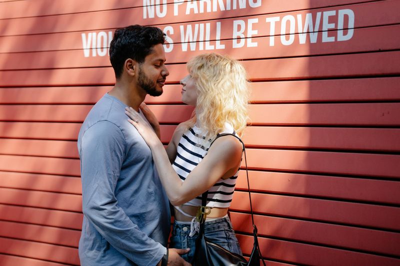 10 Ways Bare Minimum Men Keep You Emotionally Hooked