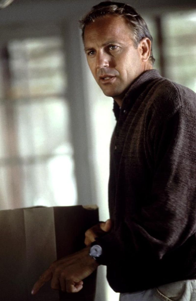 Garrett Blake in Message in a Bottle (1999)