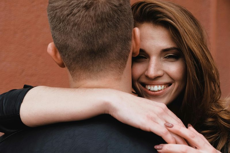 15 Signs He's Emotionally Safe to Love