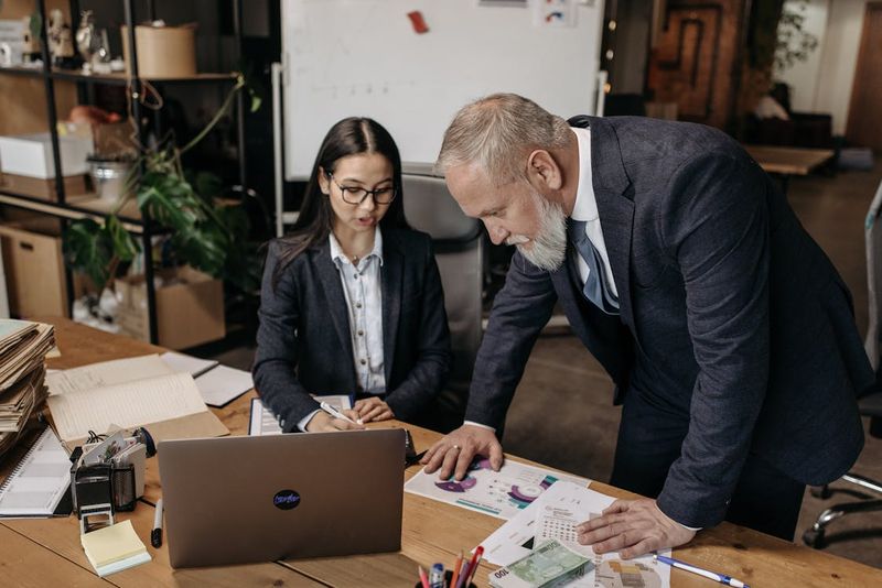 10 Career Moves That Seem Smart but Backfire Later