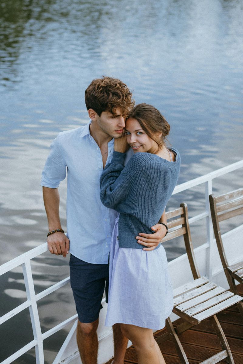 11 Signs You're Falling Too Fast (Again)