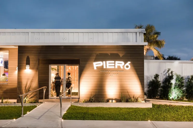 Pier 6 Seafood – San Leon's Modern Twist on Tradition