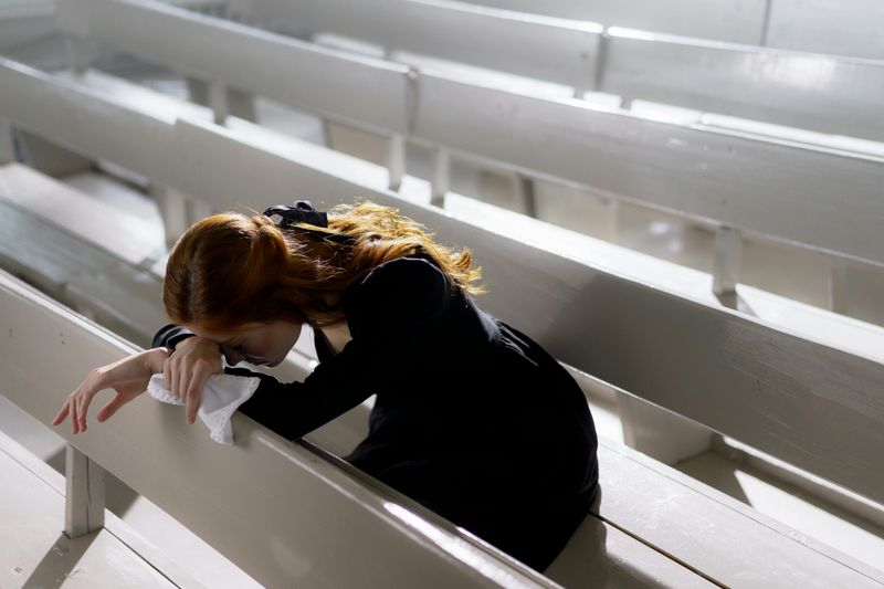 10 Ways Grief Lingers in the Body, According to Therapists