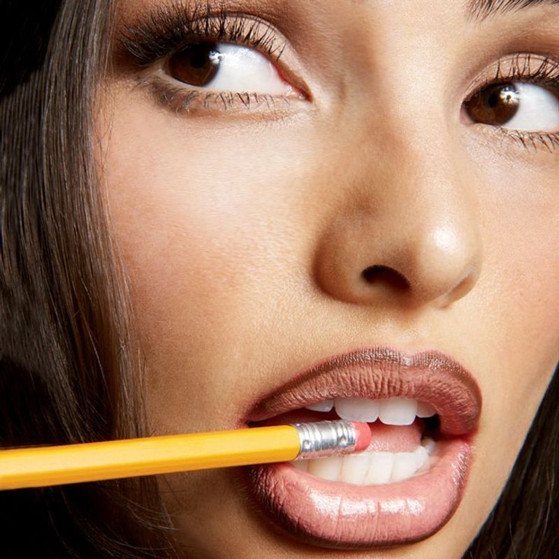 Lined Lips with Contrasting Lipstick