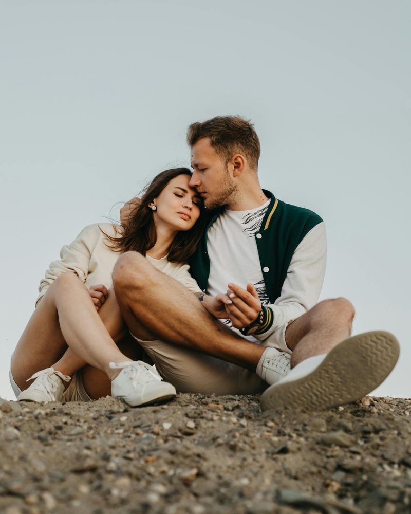 17 Subtle Red Flags Good Men Avoid in Relationships They Deeply Value