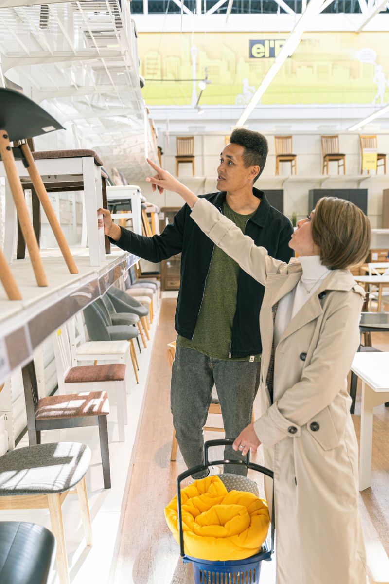 The Woman Should Manage the Home Decor