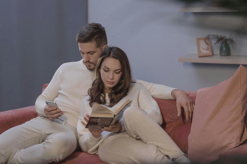 11 Clear Signs He Sees You as a Roommate Instead of a Partner