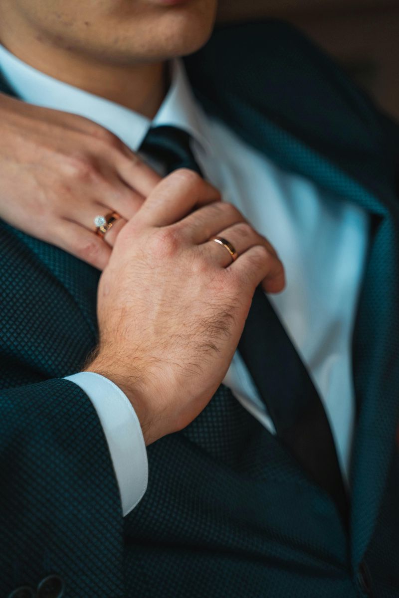 Men Avoid Commitment