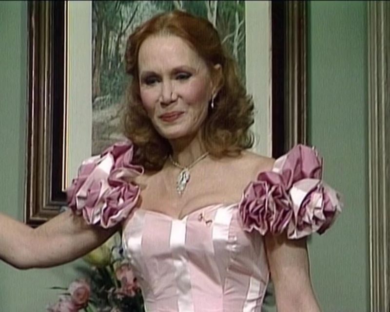 Mona Robinson – Who’s the Boss?