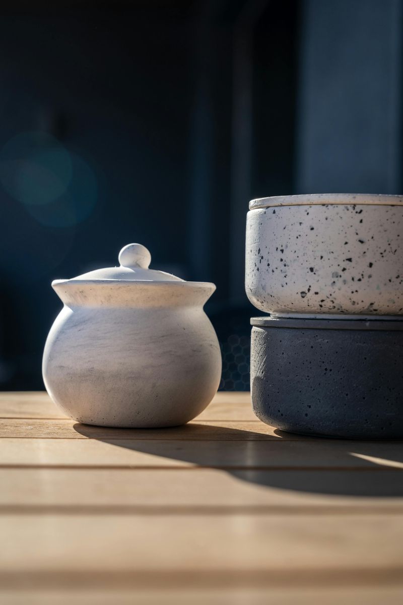 Stoneware crock for pickling/fermenting