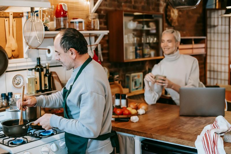 9 Positive Ways to Use Extrinsic Motivation to Strengthen Your Relationship