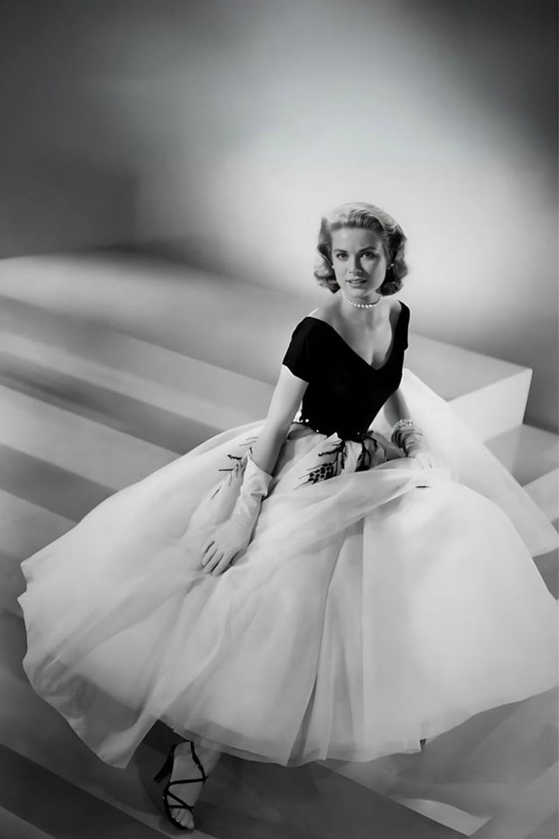 Grace Kelly in Rear Window (1954)