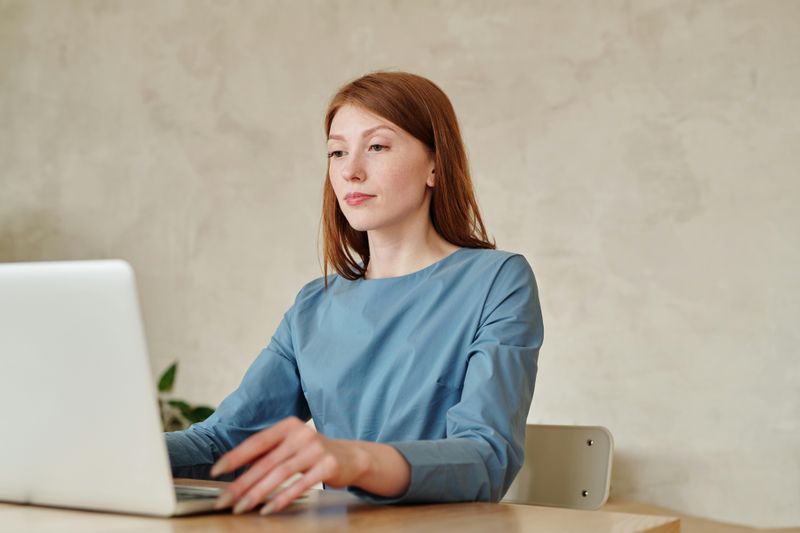 15 Things Confident People Never Do