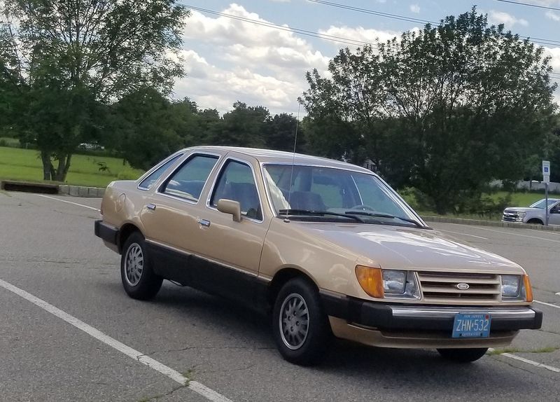 Ford Tempo: The Office Worker's Chariot