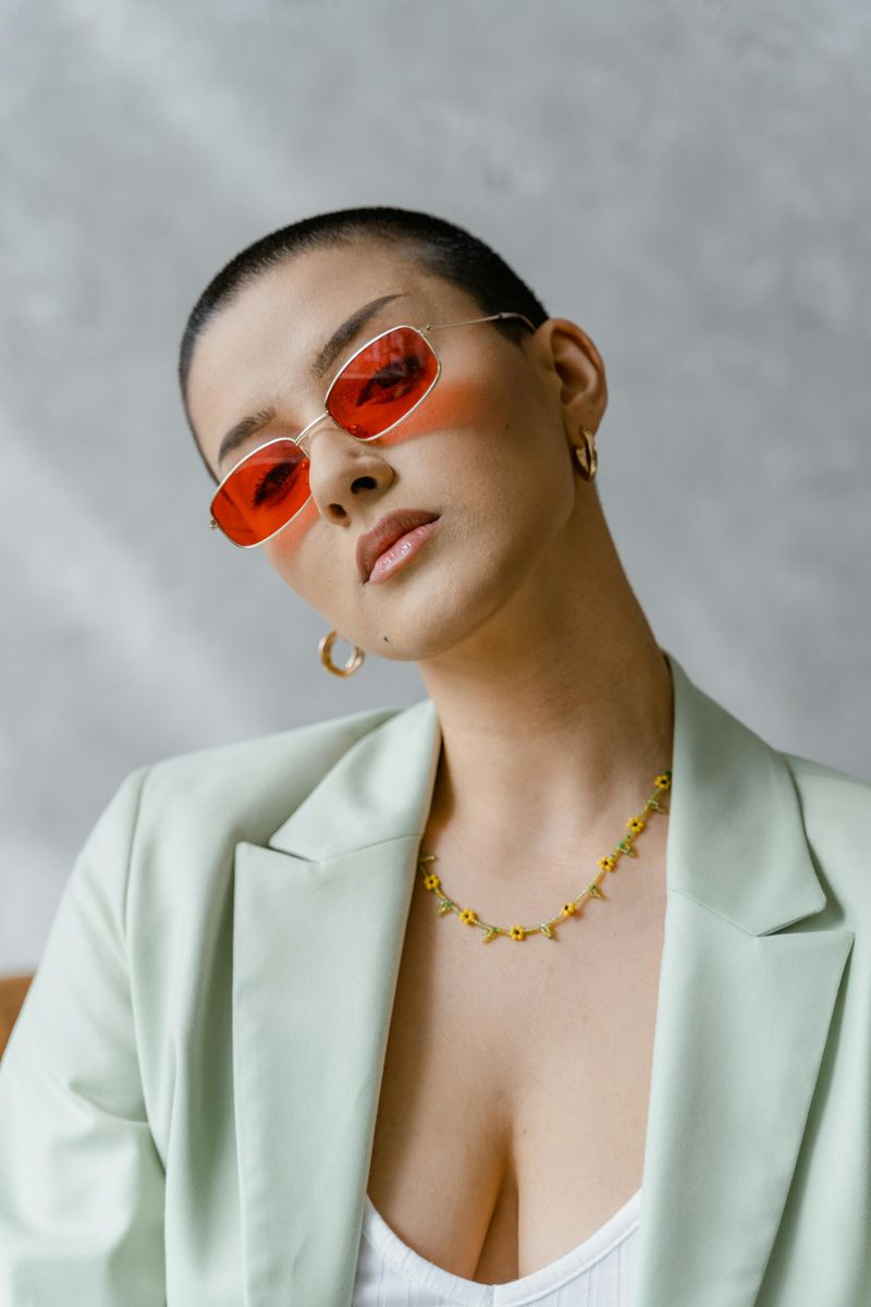 Eyewear as Face-Framing Statements
