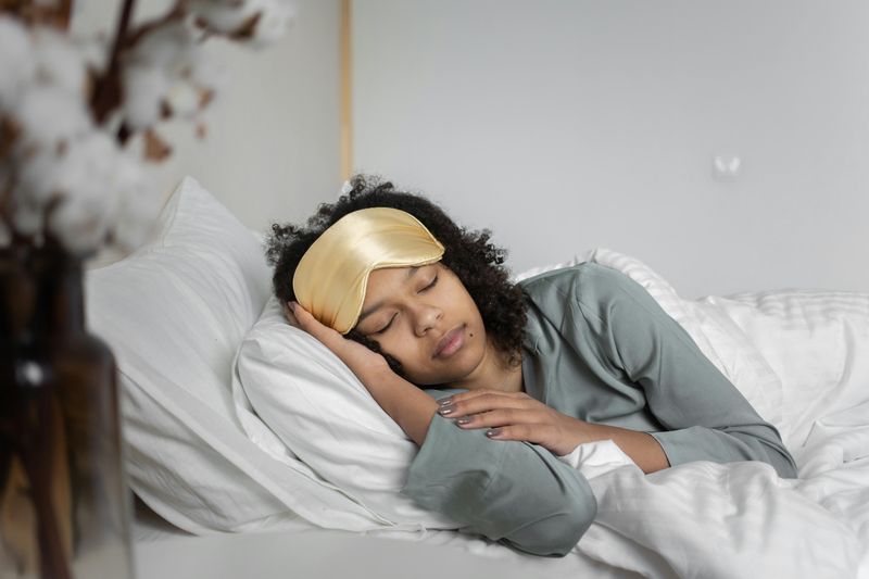 11 Reasons You're Not Sleeping Well (And How to Fix Them)