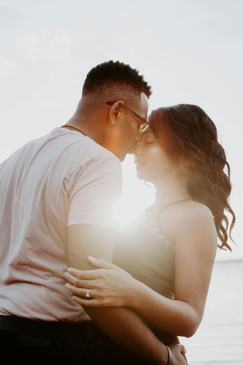 Body Language That Mirrors Connection