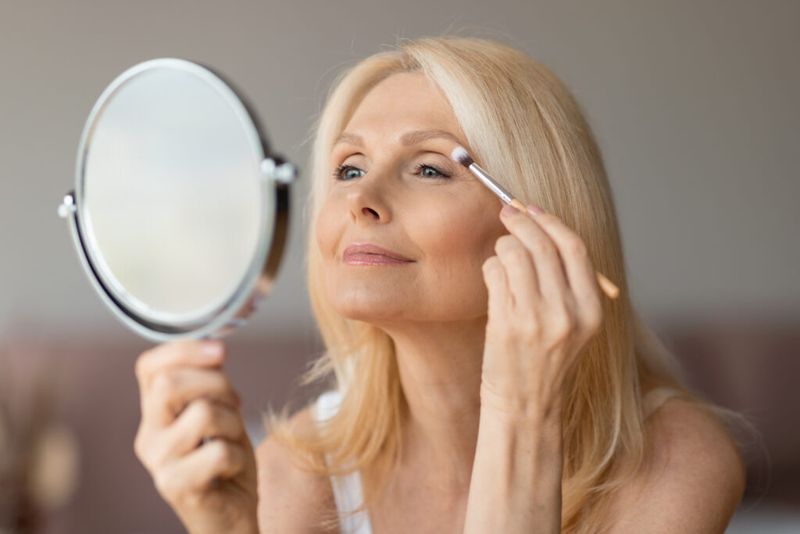 Master the Art of Minimal Makeup