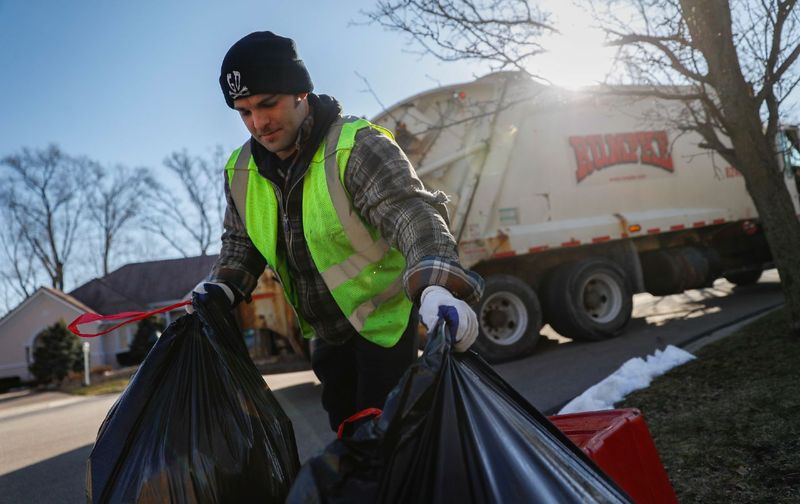 Garbage Collector (Sanitation Worker)