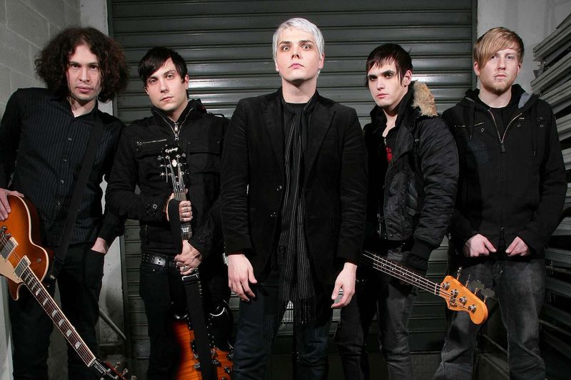 My Chemical Romance & The Used – “Under Pressure” (2005)
