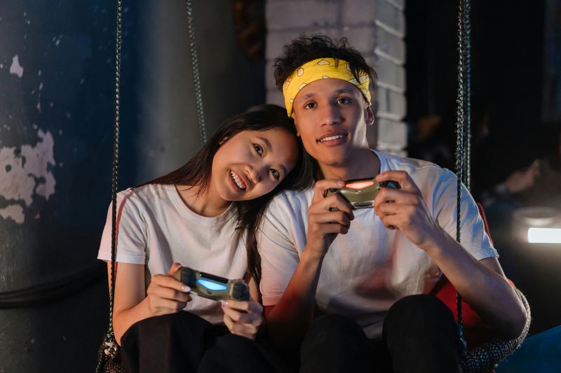 Play Online Games Together