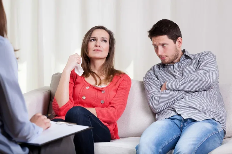 9 Habits Marriage Therapists Recommend Letting Go Of