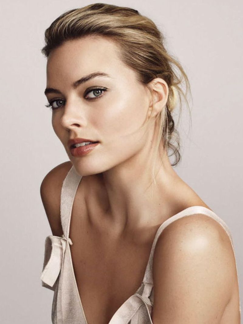 Margot Robbie and...