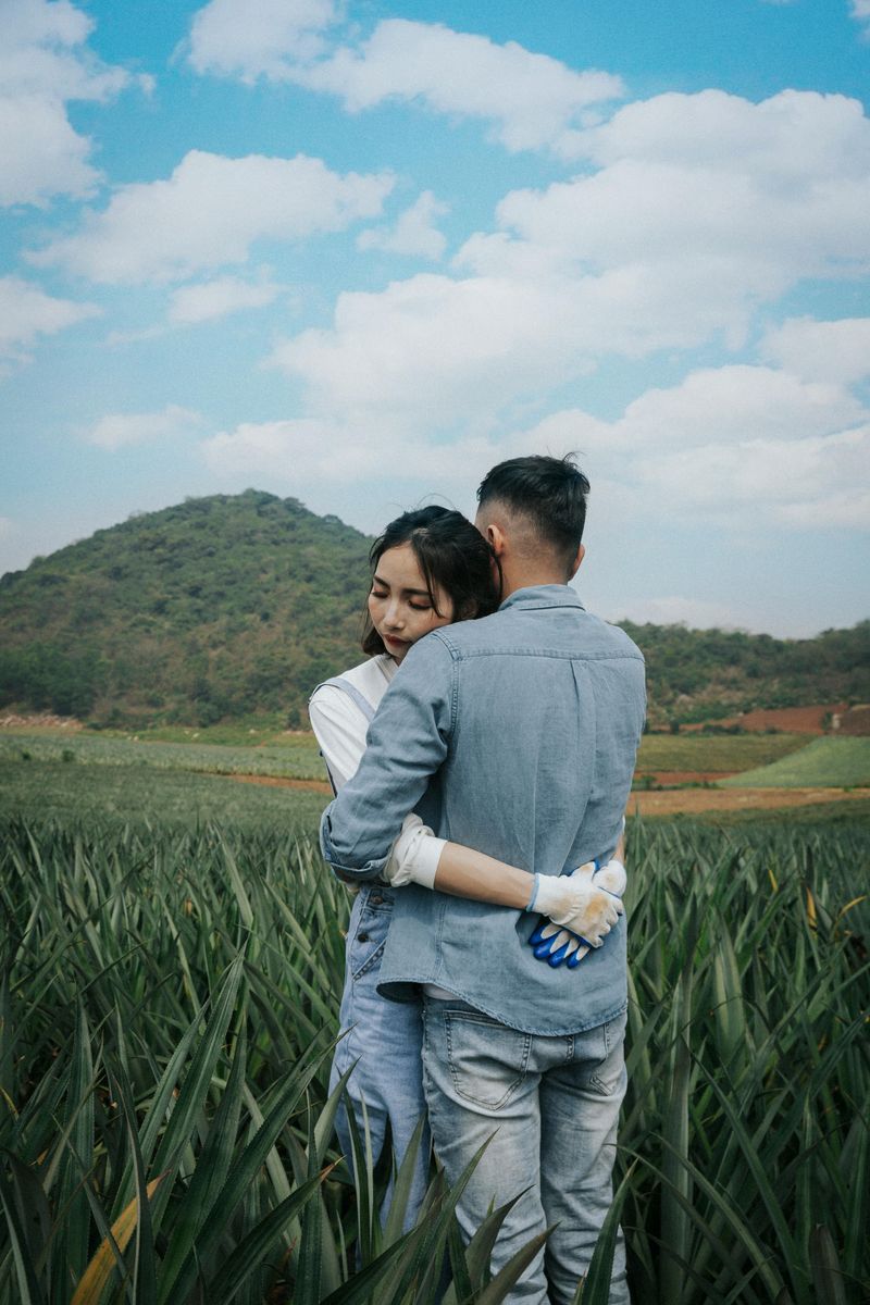 13 Qualities That Make a Relationship Emotionally Safe