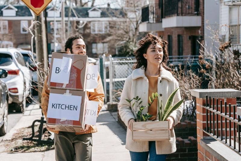 12 Mindset Shifts That Happen When You Move to a New City Alone