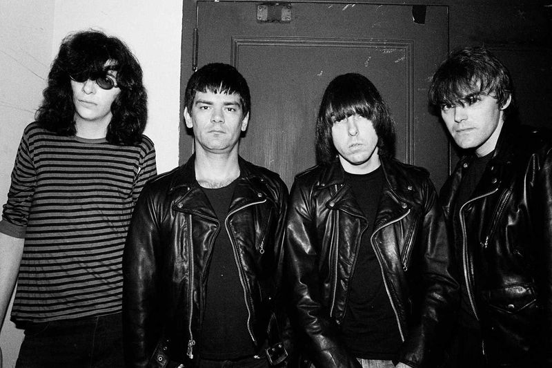 Ramones — Ramones (1976)