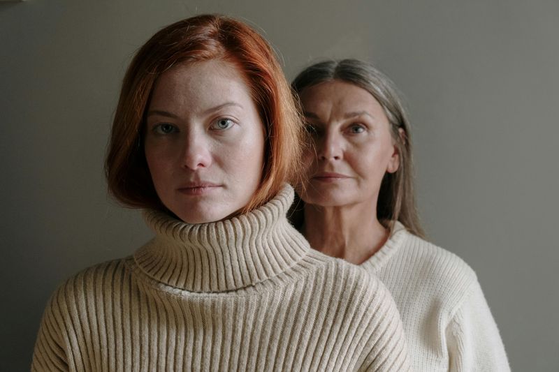 15 Unspoken Ways Parents Hurt Their Adult Kids Without Meaning To