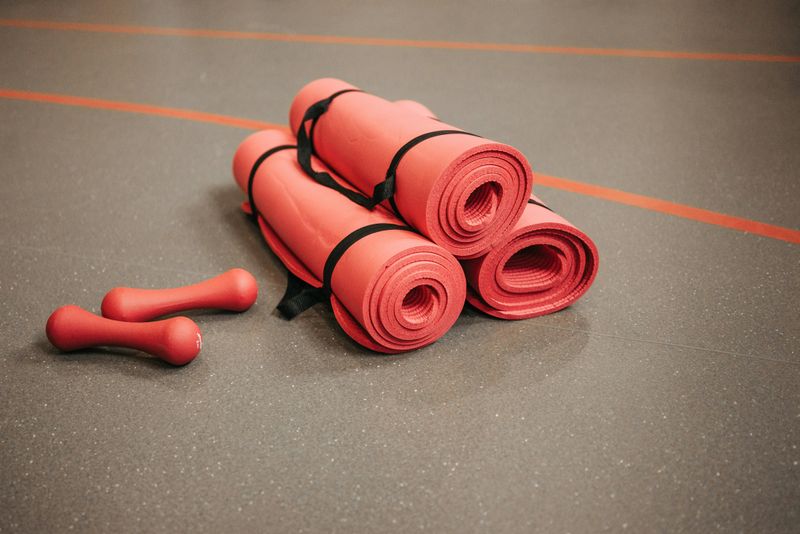 Yoga mats (natural rubber, TPE, PVC)
