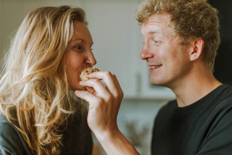 The 6 Relationship Habits Experts Say Happy Couples Never Do