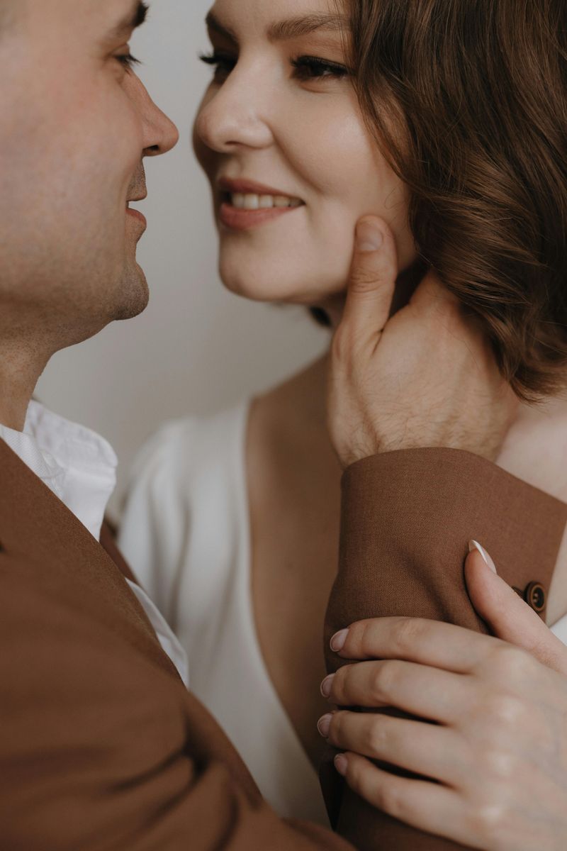 Meaningful Eye Contact That Anchors