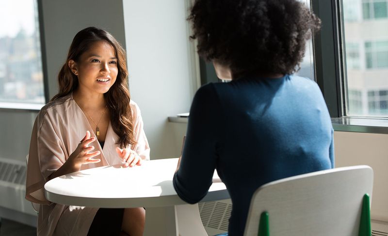 15 Subtle Phrases Confident Introverts Use to Show Their Strength