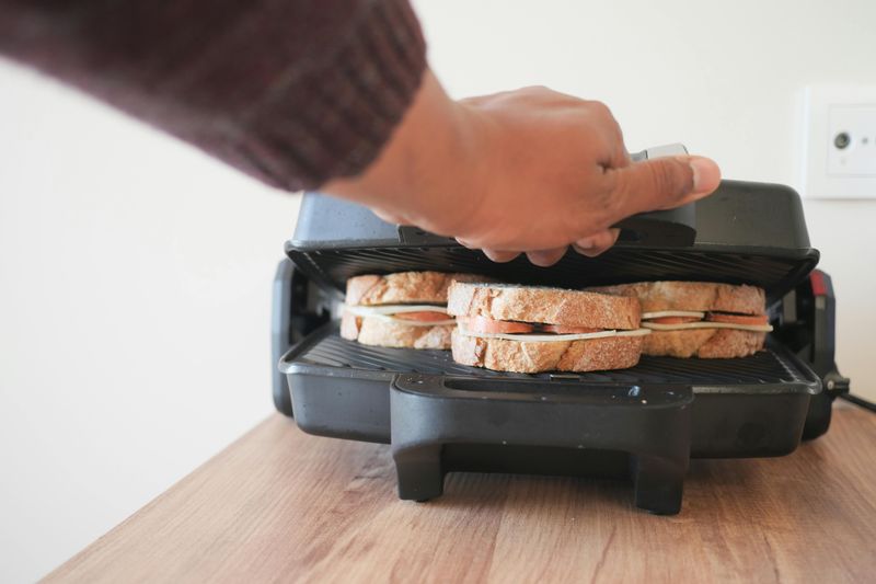 Kitchen Appliances for One Use (Bread Makers, Ice Cream Machines)