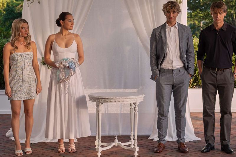 Summer Romances Can Last Beyond Season's End