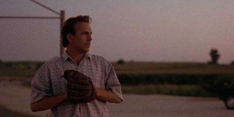 The Final Baseball Catch – Field of Dreams (1989)