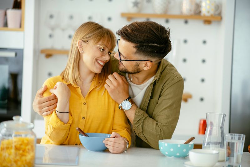 10 Things Emotionally Available Men Never Make You Question