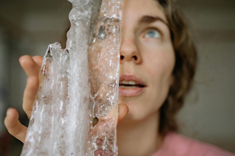 Cold Therapy for Instant Glow