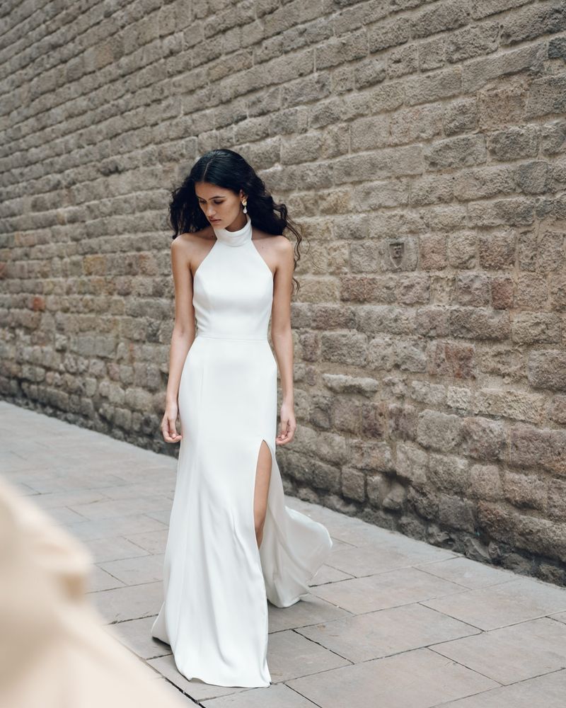 Minimalist Gowns That Underwhelm
