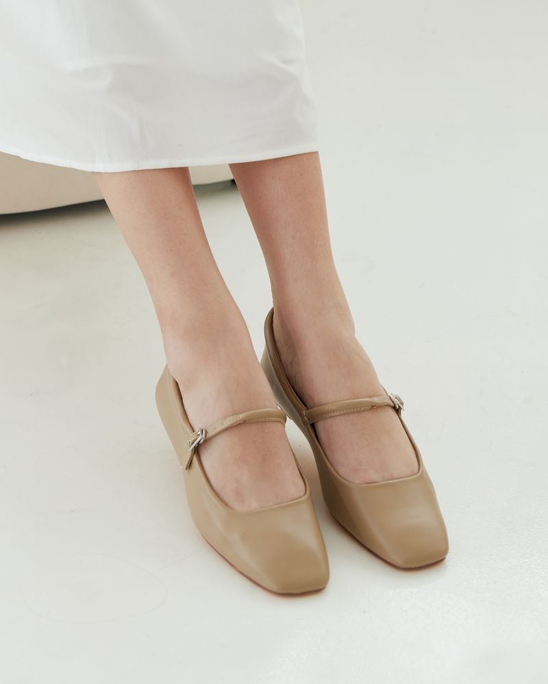 Comfortable Neutral Flats