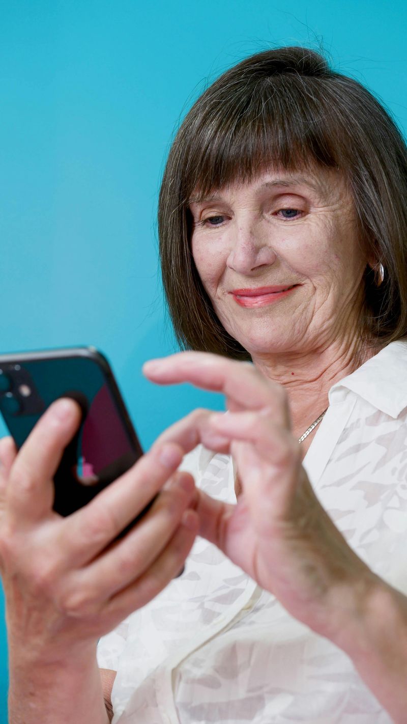 Capitalizing Random Words / Emphasis in texting