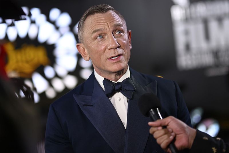 Daniel Craig