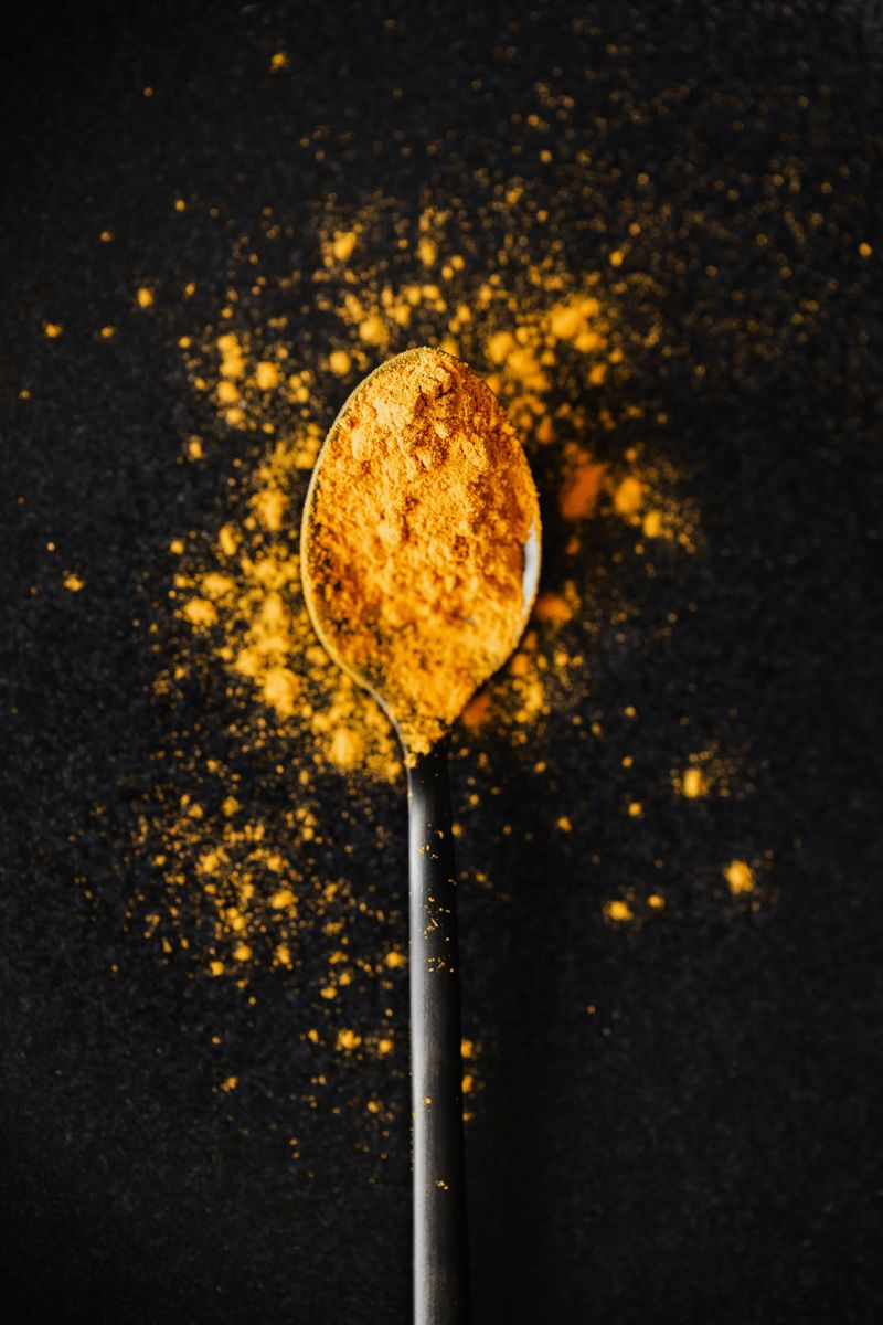 Treat Skin with Turmeric Masks