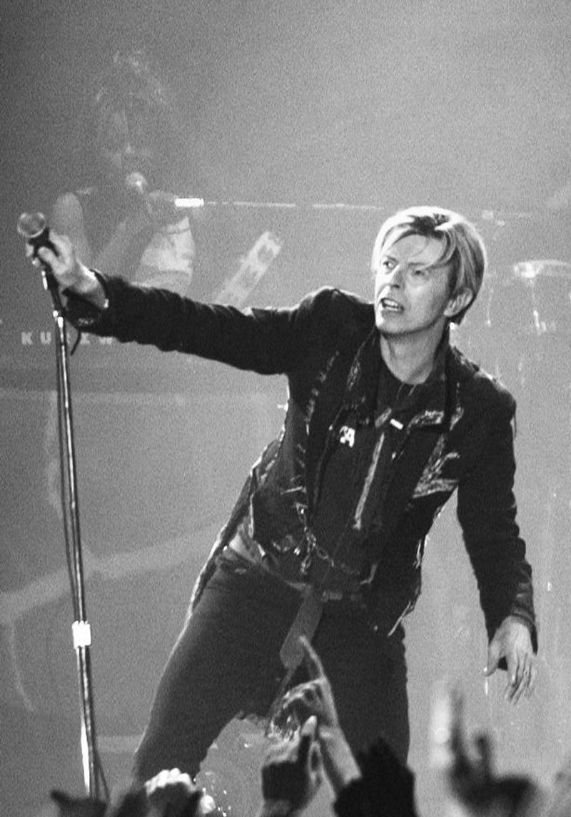 Under Pressure – Queen & David Bowie (1981)